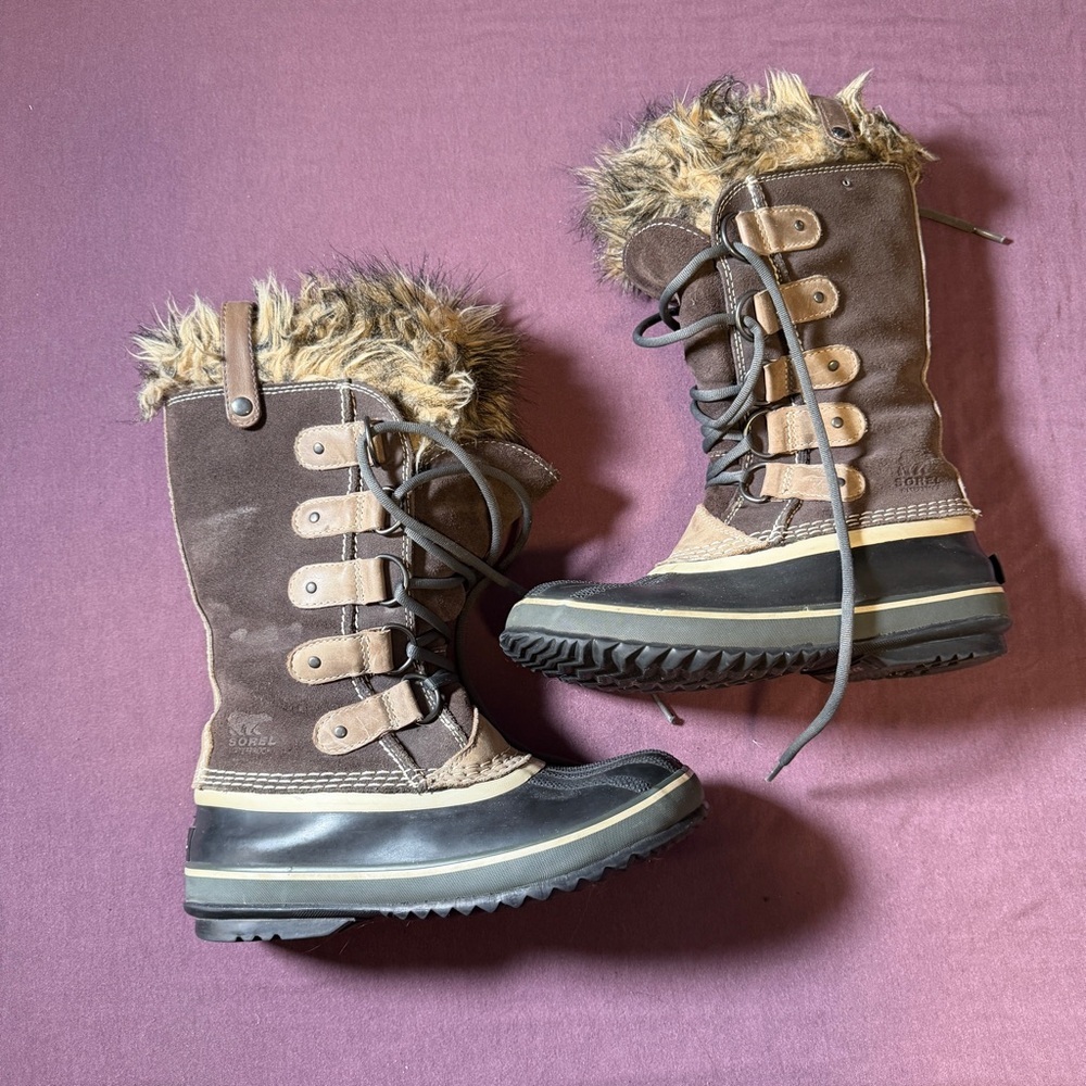 SOREL Joan of Arctic Waterproof Winter Boots in Quarry/Black - Size 7 *FLAW*